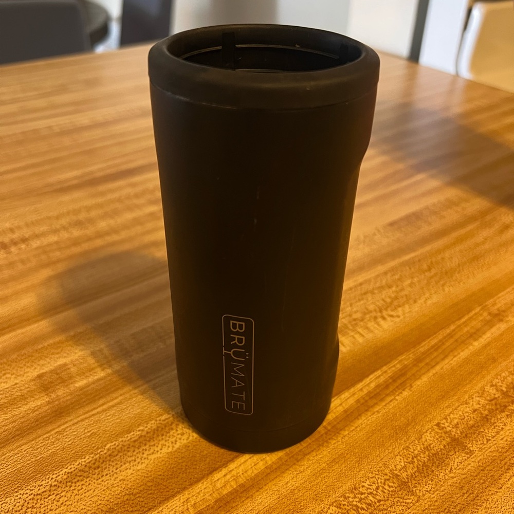 BrüMate Black coozie